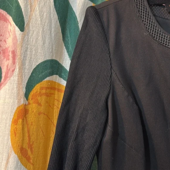 Elie Tahari black faux leather trim zip front short sleeved midi dress Size 4 - Picture 4 of 9